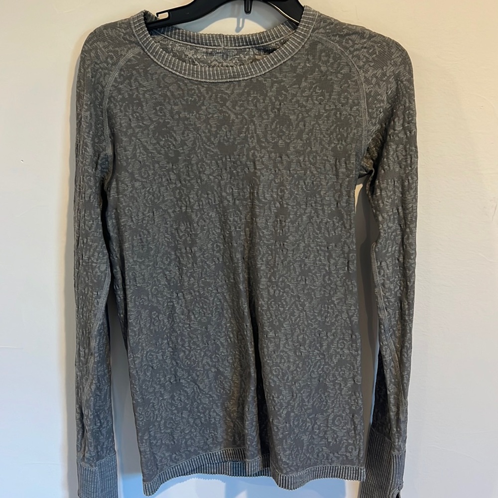 Lululemon long sleeve tee